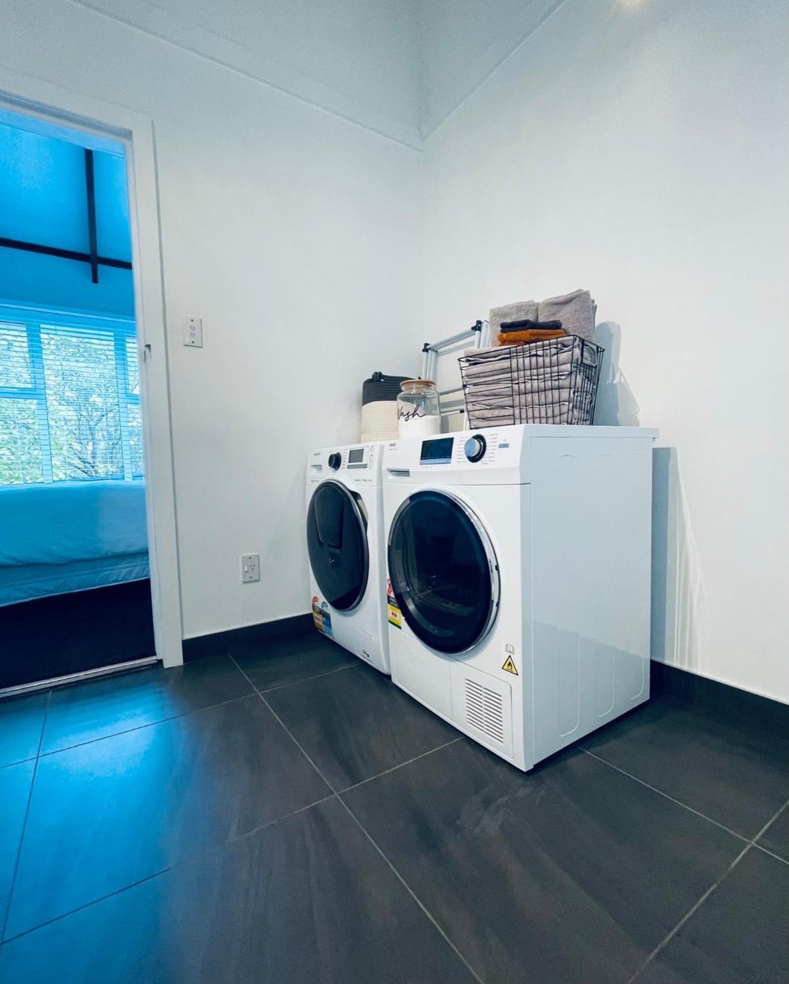Experience Heritage, Live Modern Upper Hutt Bagian luar foto